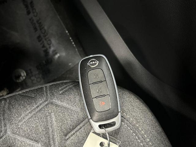Photo of 2025 Deep Blue Pearl Nissan Kicks