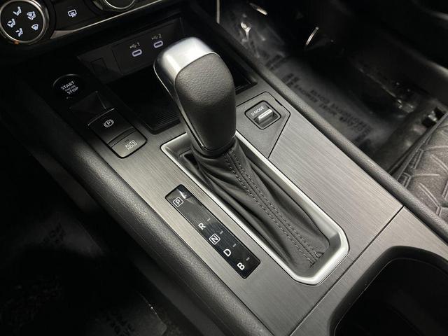 Photo of 2025 Deep Blue Pearl Nissan Kicks