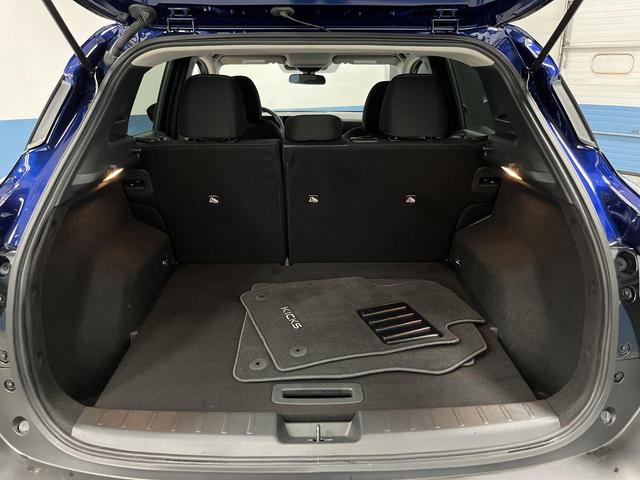 Photo of 2025 Deep Blue Pearl Nissan Kicks