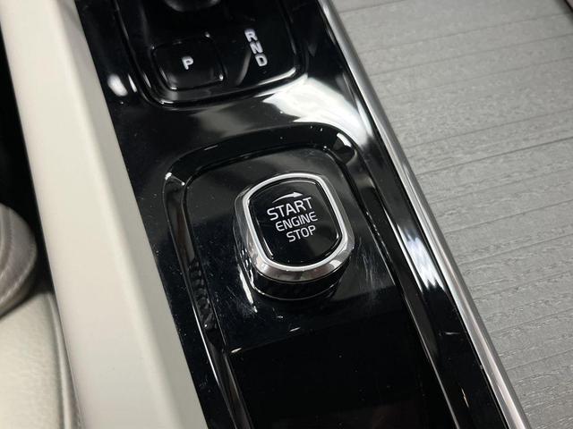 Photo of 2024 Gray Volvo S60