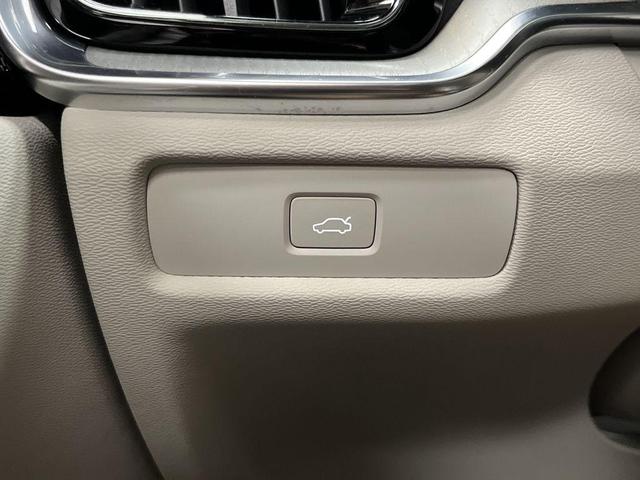 Photo of 2024 Gray Volvo S60