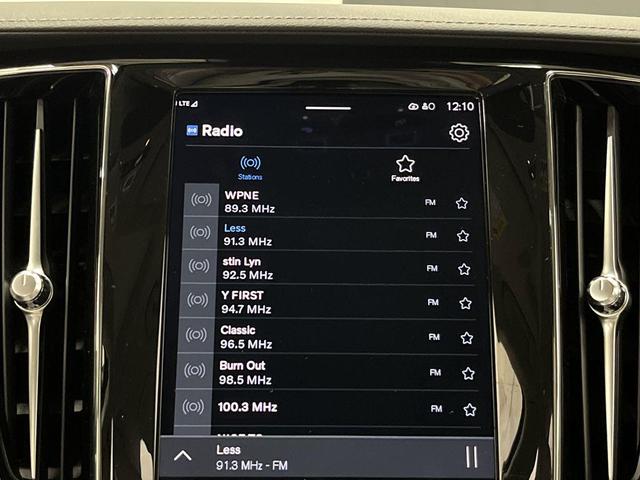 Photo of 2024 Gray Volvo S60