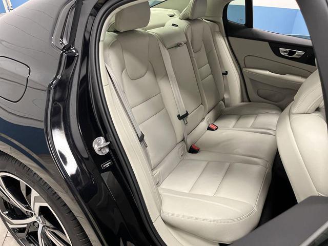 Photo of 2024 Gray Volvo S60