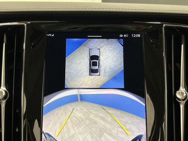 Photo of 2024 Gray Volvo S60