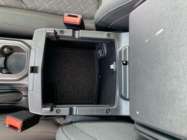 Photo of 2024 Granite Crystal Clearcoat Metallic Jeep Gladiator