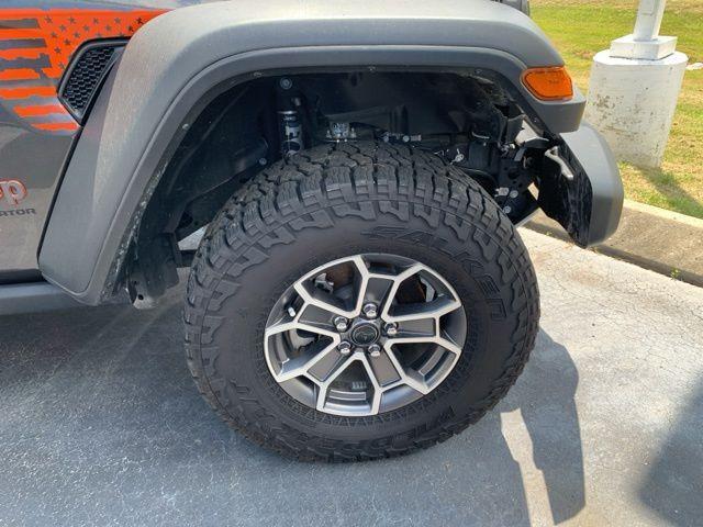 Photo of 2024 Granite Crystal Clearcoat Metallic Jeep Gladiator