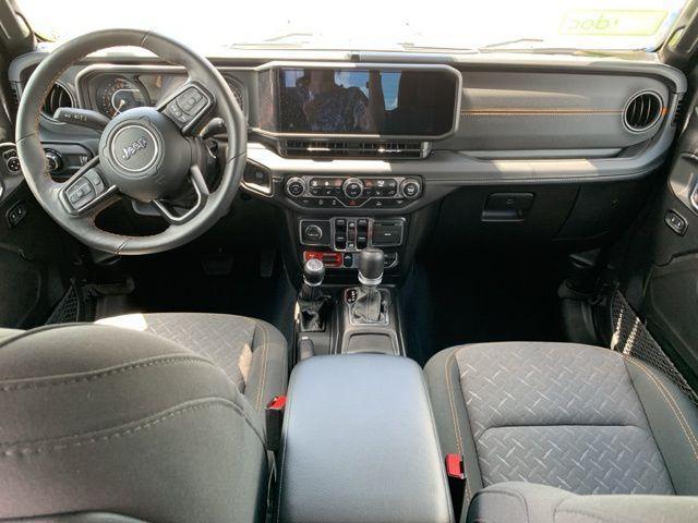 Photo of 2024 Granite Crystal Clearcoat Metallic Jeep Gladiator