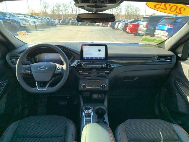 Photo of 2025 White Metallic Ford Escape