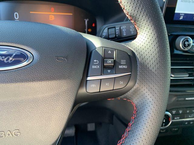 Photo of 2025 White Metallic Ford Escape