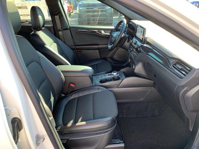 Photo of 2025 White Metallic Ford Escape