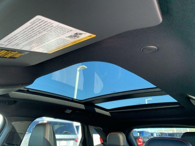 Photo of 2025 White Metallic Ford Escape