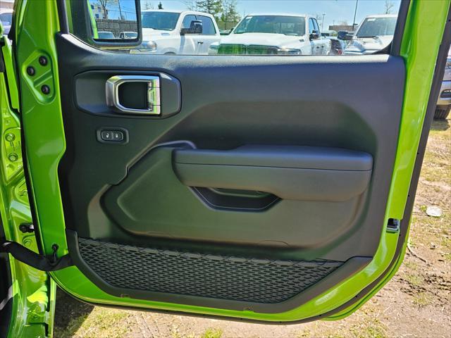 Photo of 2025 Mojito! Clear Coat Jeep Wrangler