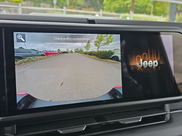 Photo of 2025 Granite Crystal Jeep Gladiator