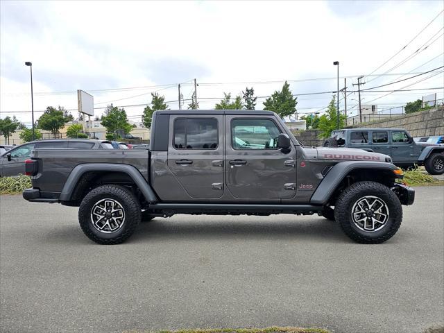 Photo of 2025 Granite Crystal Jeep Gladiator