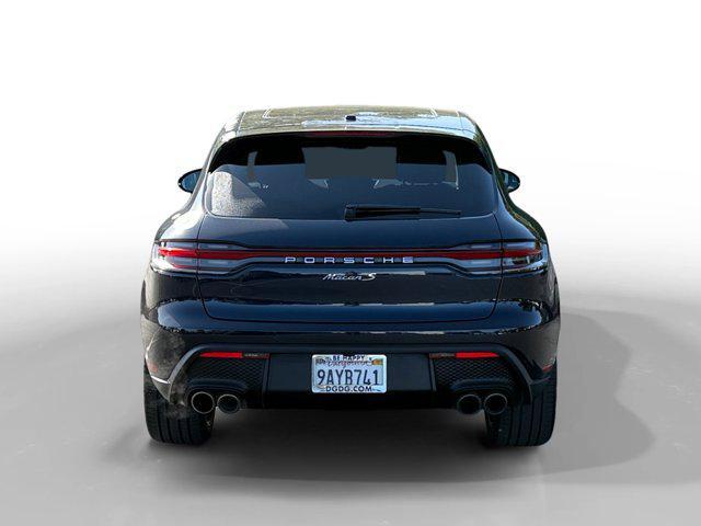 Photo of 2022 Blue Porsche Macan