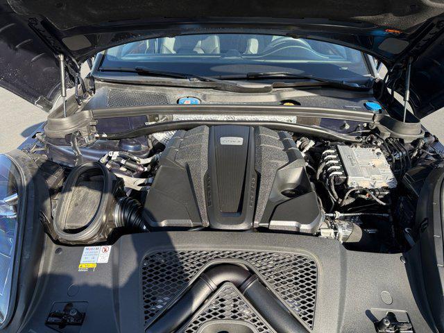 Photo of 2022 Blue Porsche Macan
