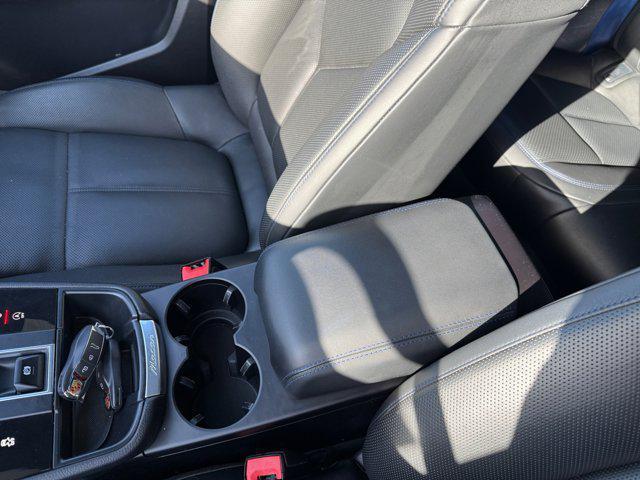 Photo of 2022 Blue Porsche Macan