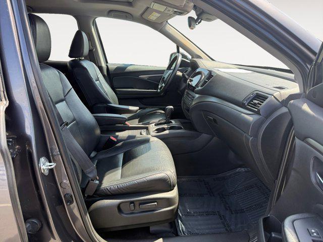 Photo of 2019 Modern Steel Metallic Honda Pilot