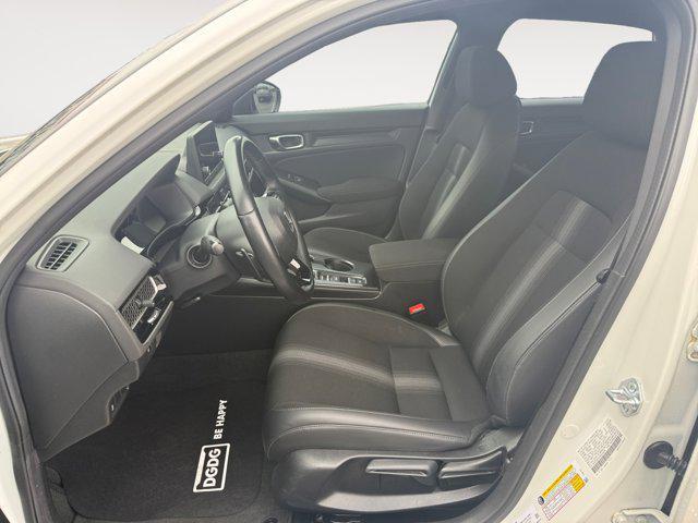 Photo of 2024 Platinum White Pearl Honda Civic