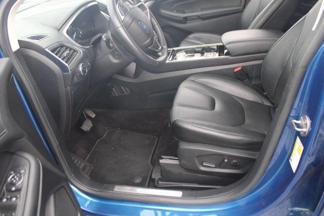 Photo of 2020 Atlas Blue Metallic Ford Edge