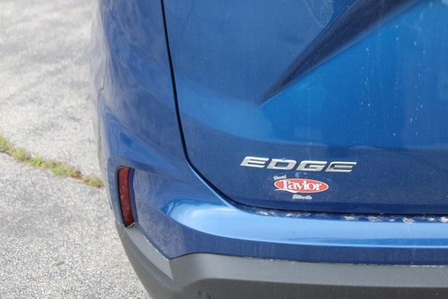 Photo of 2020 Atlas Blue Metallic Ford Edge
