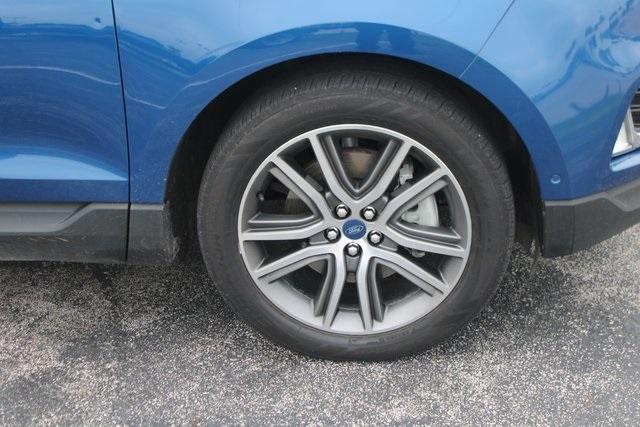 Photo of 2020 Atlas Blue Metallic Ford Edge