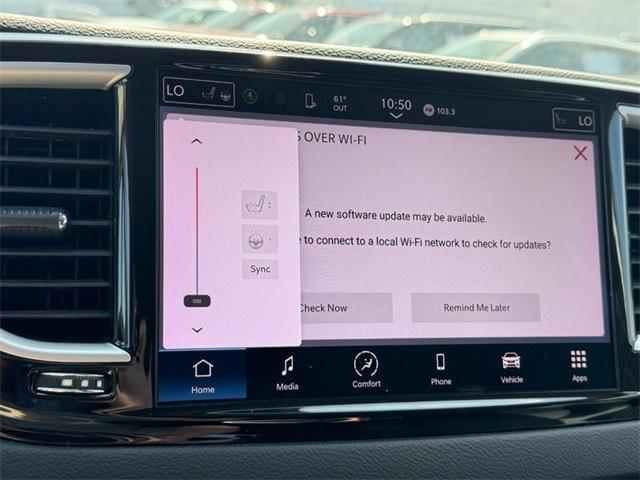 Photo of 2022 Ceramic Gray Clearcoat Chrysler Pacifica