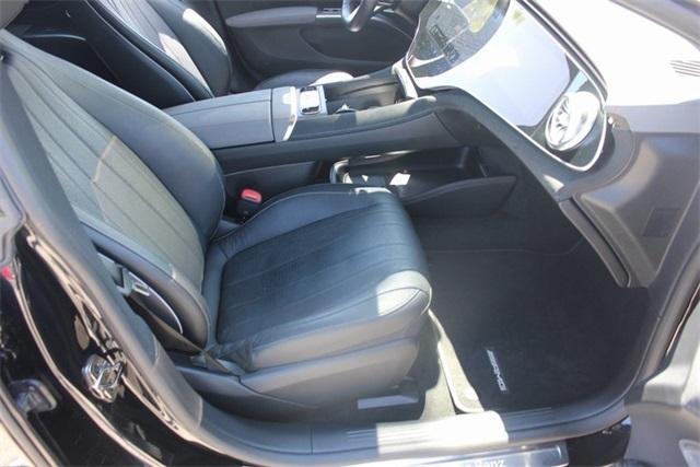 Photo of 2023 Obsidian Black Metallic Mercedes-Benz EQS 580