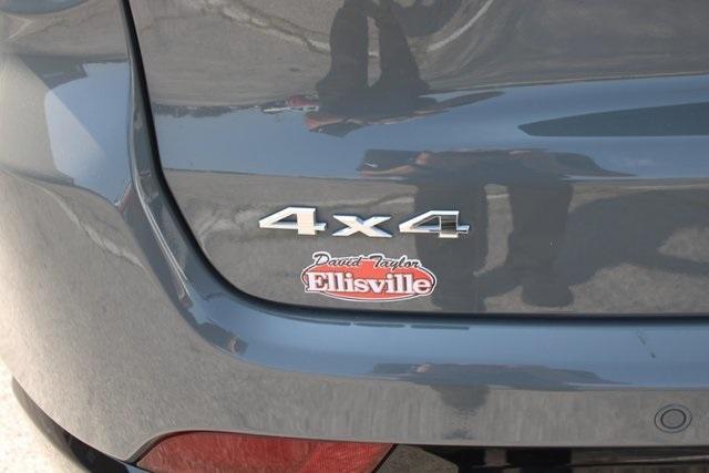 Photo of 2022 Sting Gray Clearcoat Jeep Compass