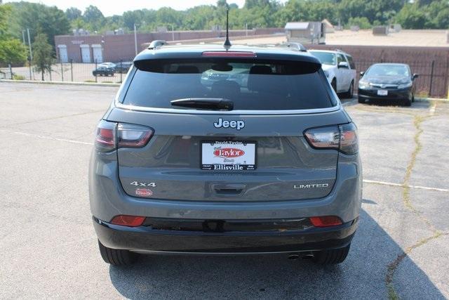 Photo of 2022 Sting Gray Clearcoat Jeep Compass