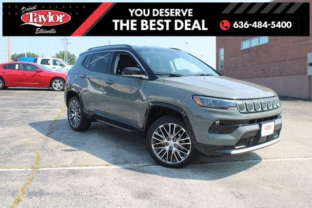 Photo of 2022 Sting Gray Clearcoat Jeep Compass