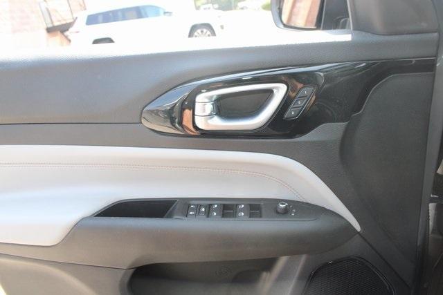 Photo of 2022 Sting Gray Clearcoat Jeep Compass