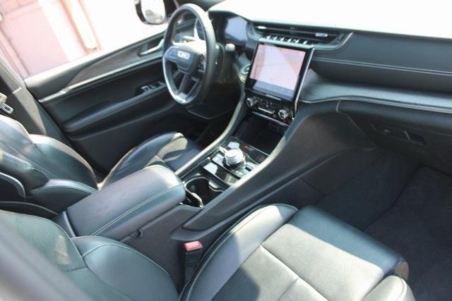 Photo of 2022 Bright White Clearcoat Jeep Grand Cherokee L