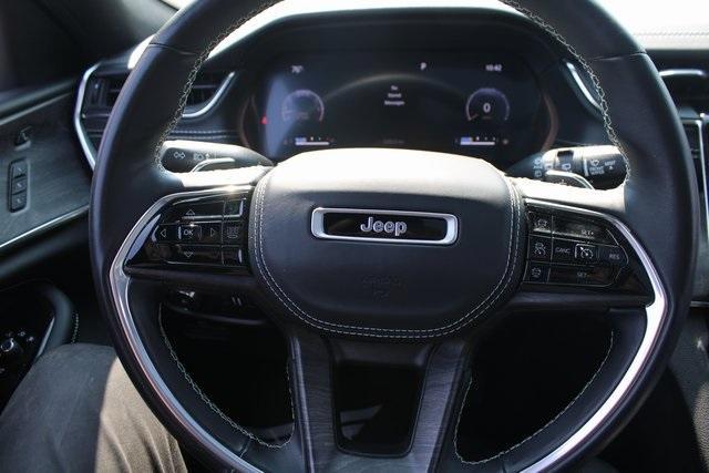 Photo of 2022 Bright White Clearcoat Jeep Grand Cherokee L