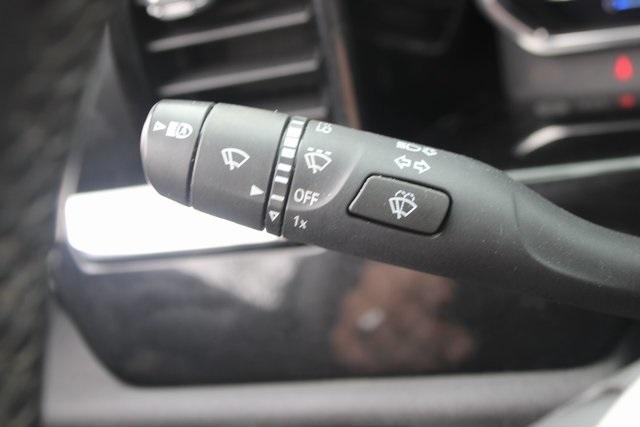 Photo of 2024 Summit White GMC Sierra 1500