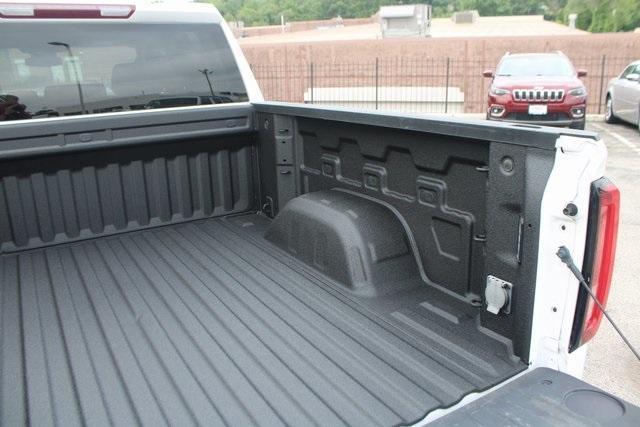 Photo of 2024 Summit White GMC Sierra 1500