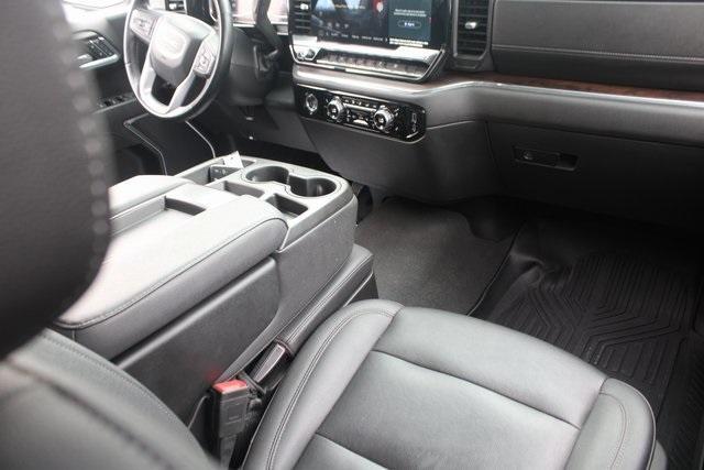 Photo of 2024 Summit White GMC Sierra 1500