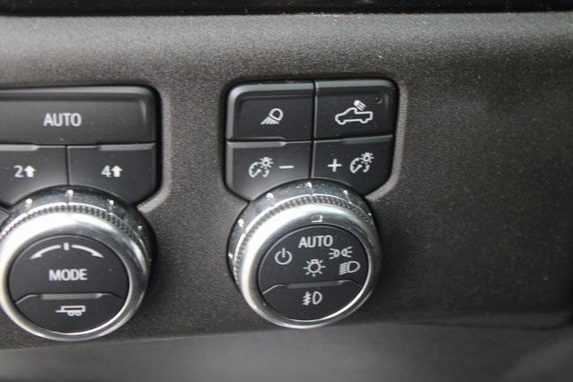 Photo of 2024 Summit White GMC Sierra 1500