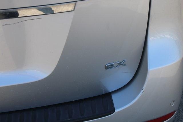 Photo of 2017 Bright Silver Kia Sedona