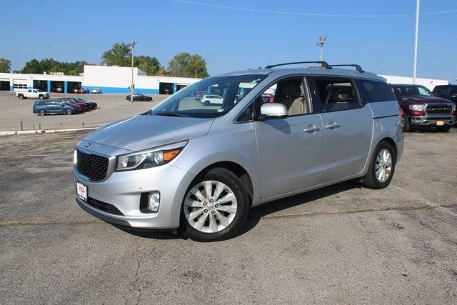Photo of 2017 Bright Silver Kia Sedona