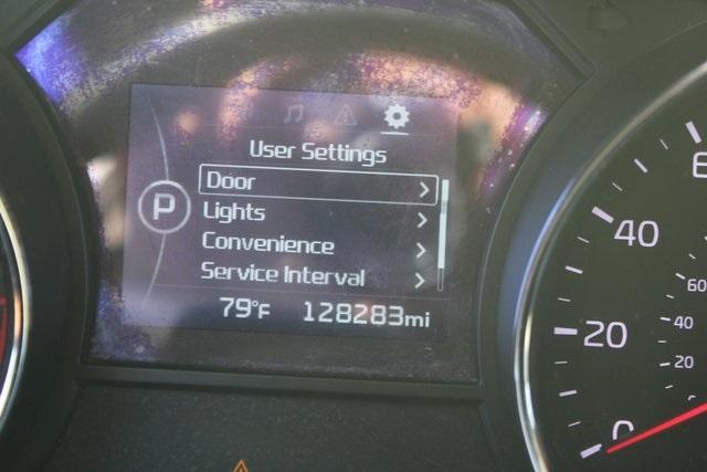 Photo of 2017 Bright Silver Kia Sedona