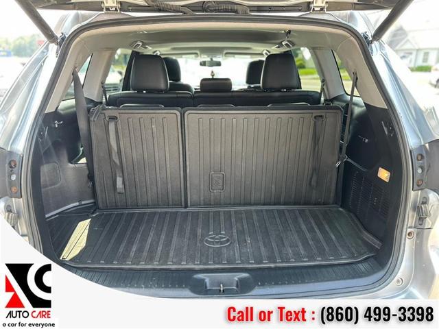 Photo of 2016 Silver Sky Metallic Toyota Highlander