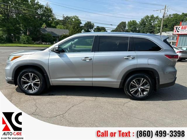 Photo of 2016 Silver Sky Metallic Toyota Highlander
