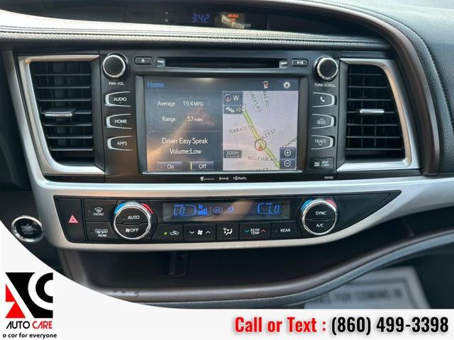 Photo of 2016 Silver Sky Metallic Toyota Highlander