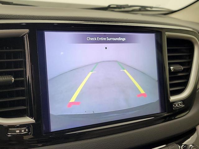 Photo of 2021 Gray Chrysler Pacifica