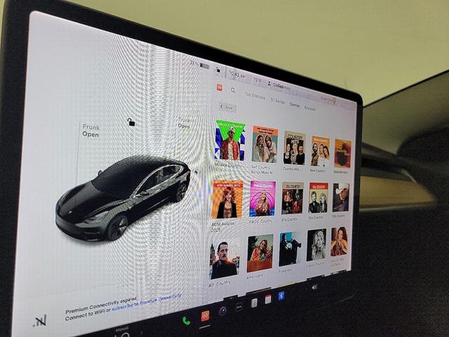 Photo of 2019 Black Tesla Model 3