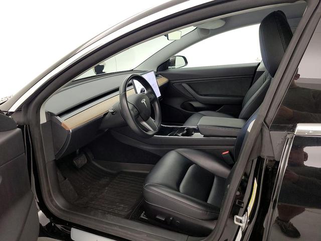 Photo of 2019 Black Tesla Model 3