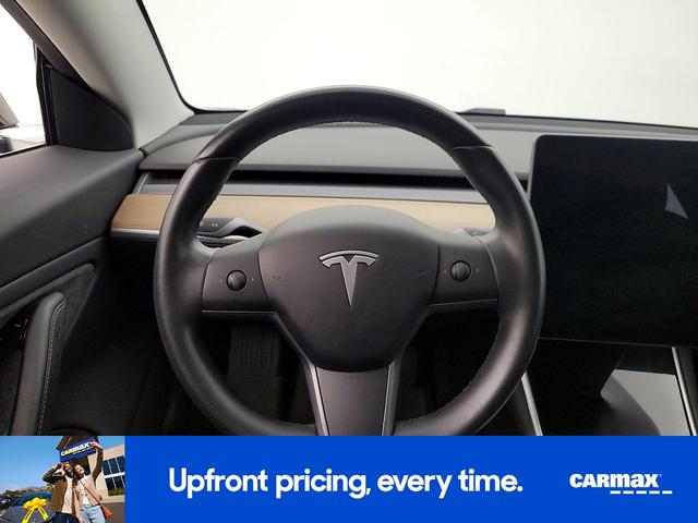 Photo of 2019 Black Tesla Model 3