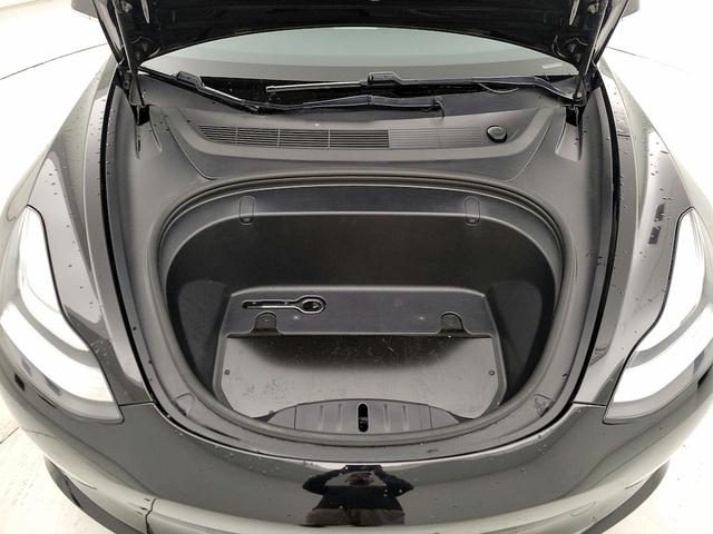 Photo of 2019 Black Tesla Model 3