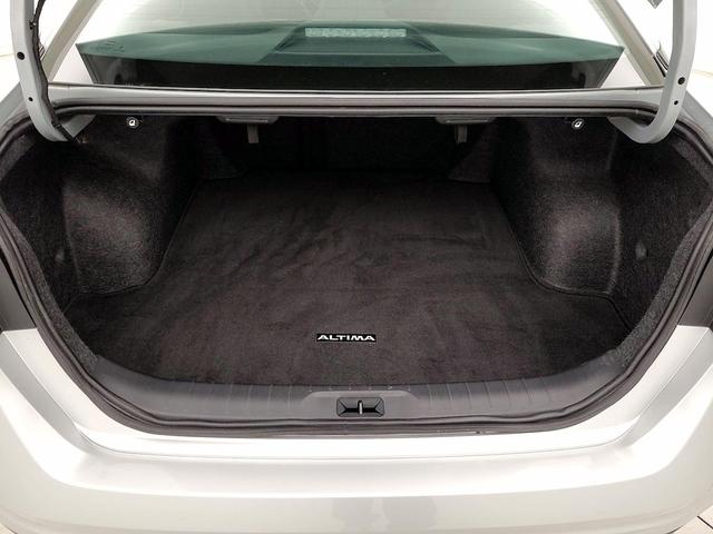 Photo of 2024 Silver Nissan Altima